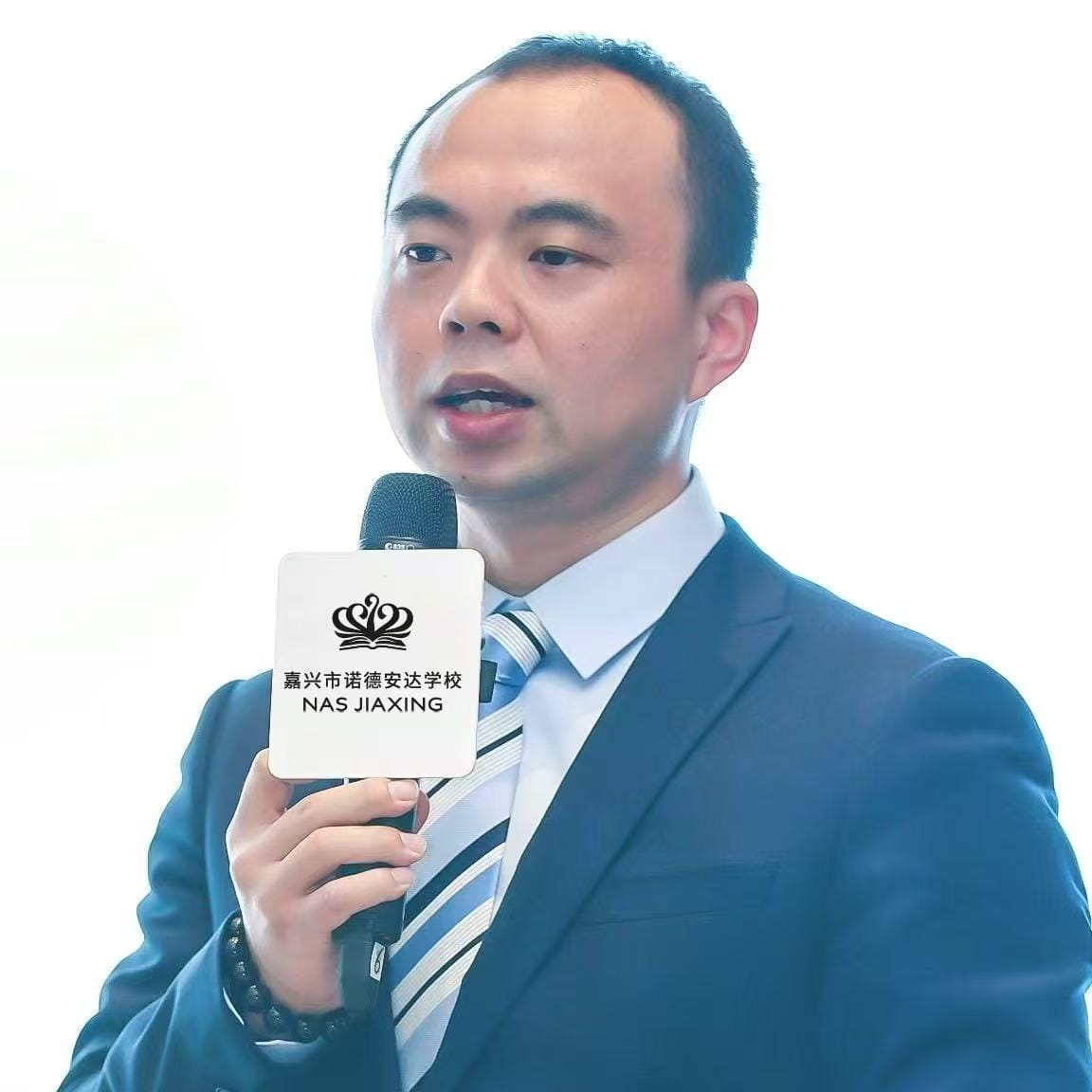 我们的双语教师 | 嘉兴市诺德安达学校 - 03 Feature Cards Tabs