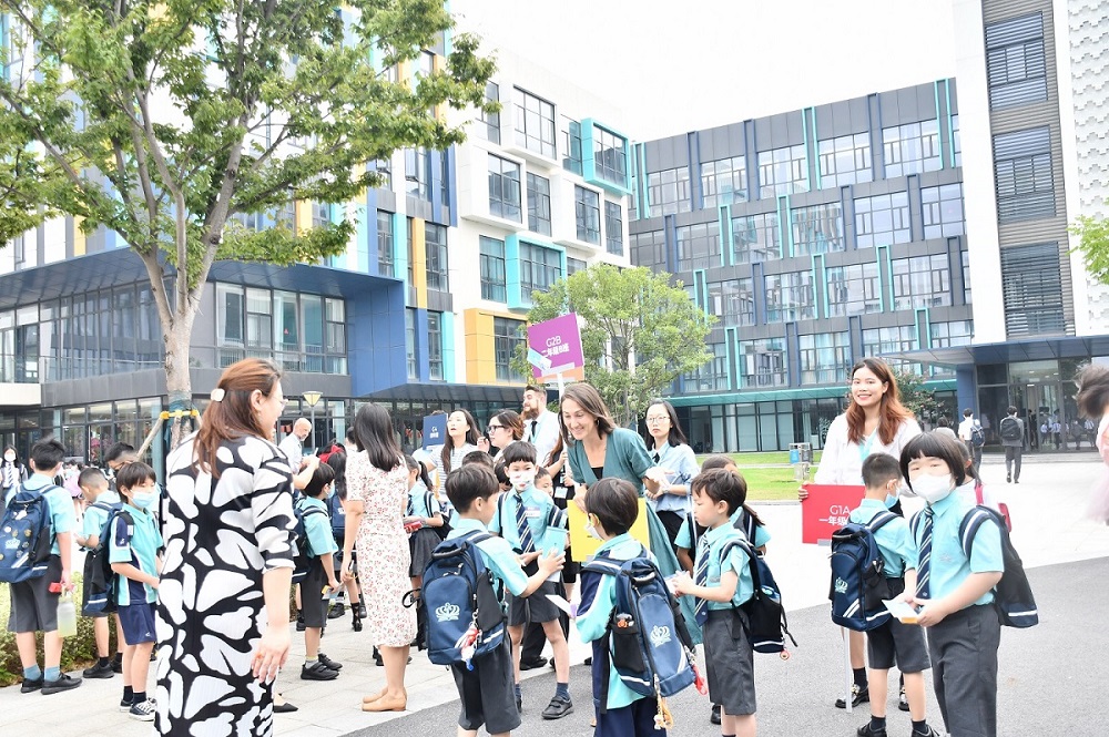 开学季 | 梦想启航，萌新相遇，开启新篇章！-First day of school