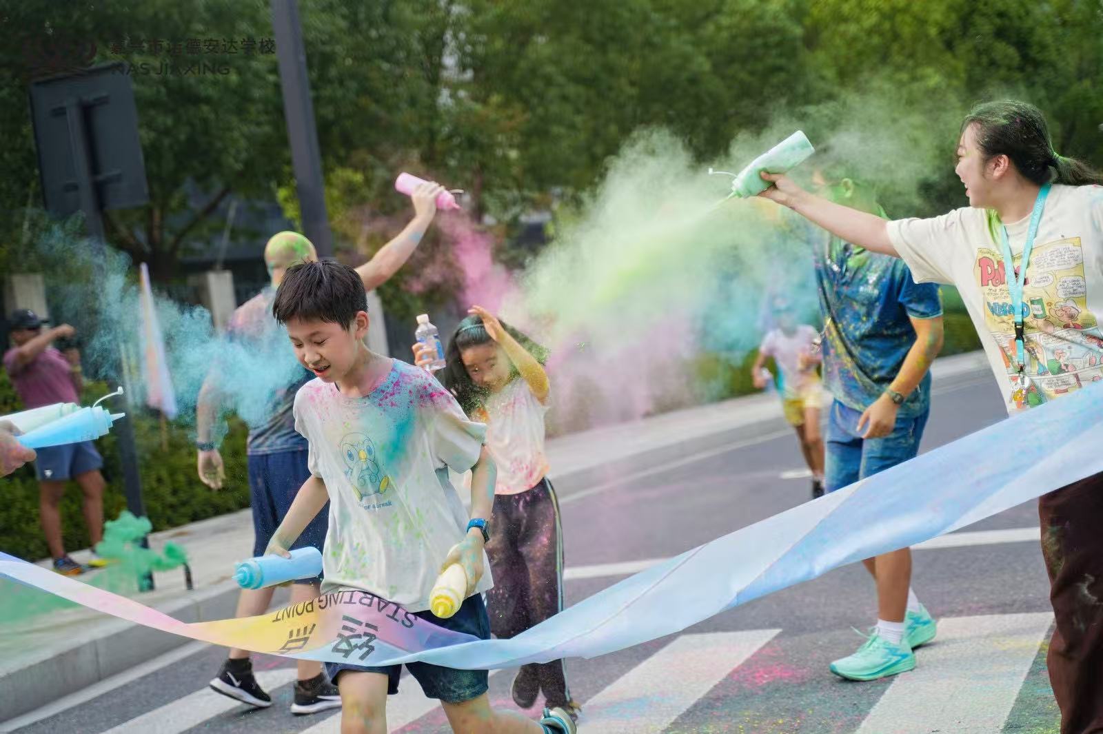 彩虹无界！爱心无限！嘉兴市诺德安达学校第四届慈善彩虹跑圆满落幕 - colorrun2025